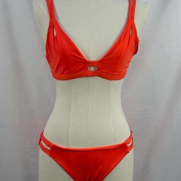 Bright Orange 2 piece Bikini set, Adjustable Straps Size Small - Picture 2 of 9